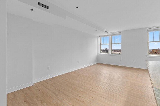 Foto del edificio - 525 W Lafayette Blvd