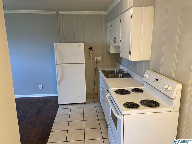Foto del edificio - 2220 N Memorial Pkwy