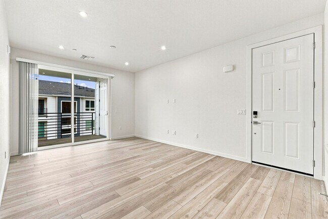 Foto del edificio - 6153 N Ceylon St