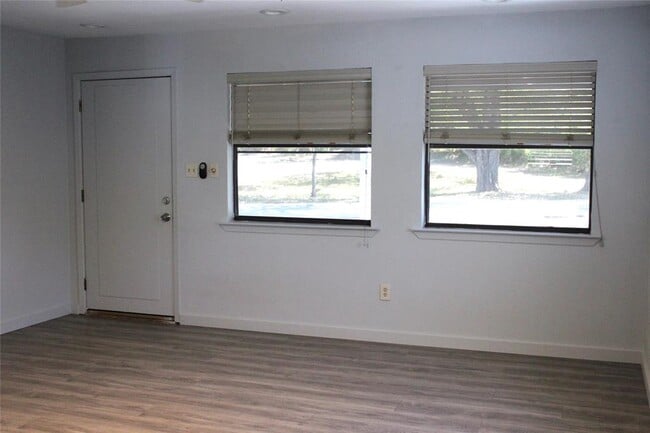 Building Photo - 3300 Fritz Hughes Park Rd