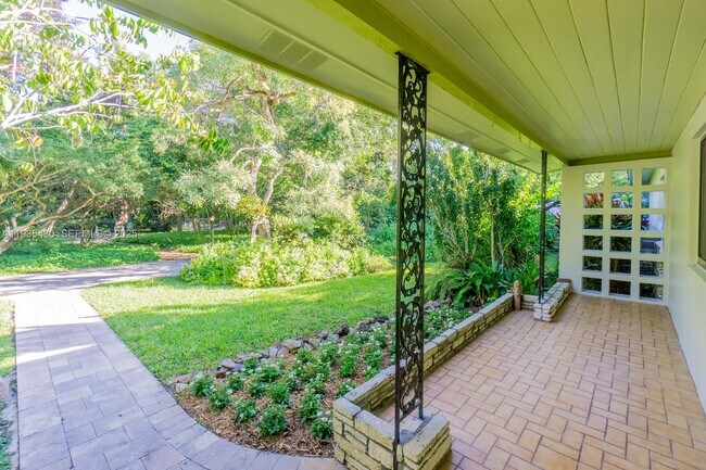 Building Photo - 6290 SW 86th St