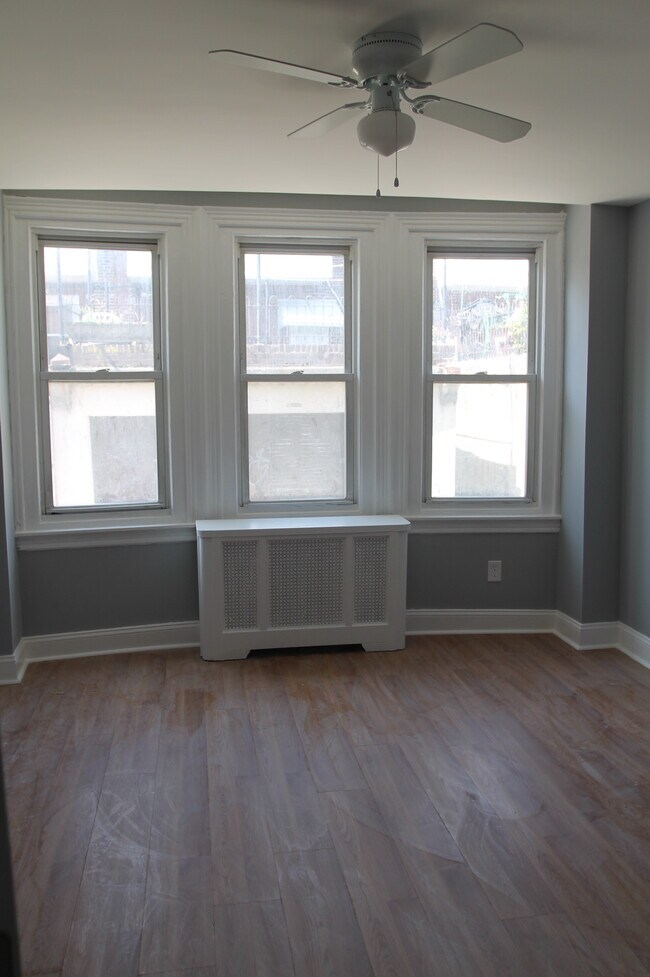 Building Photo - 810 W Wingohocking St