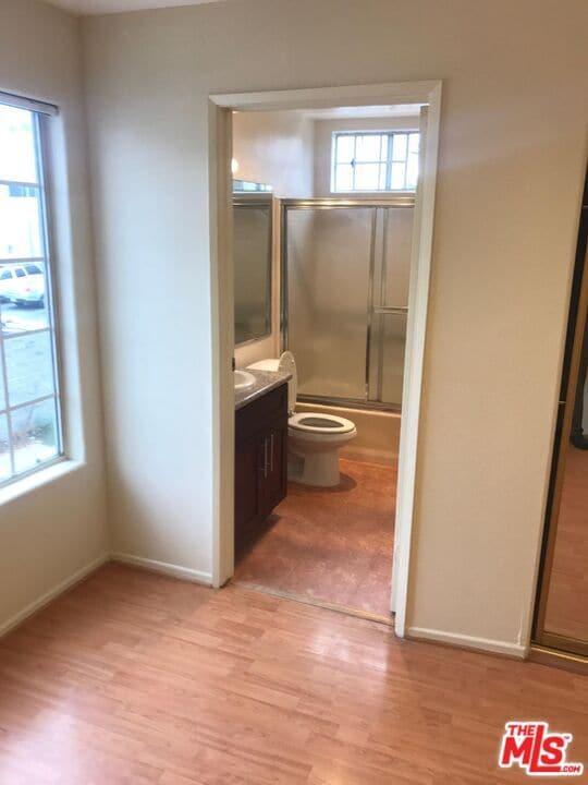 Foto del edificio - 1652 Colby Ave