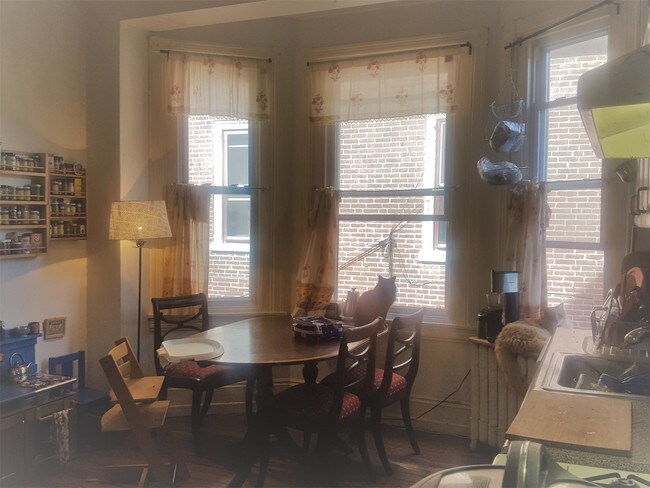 Foto del edificio - 4813 Springfield Ave