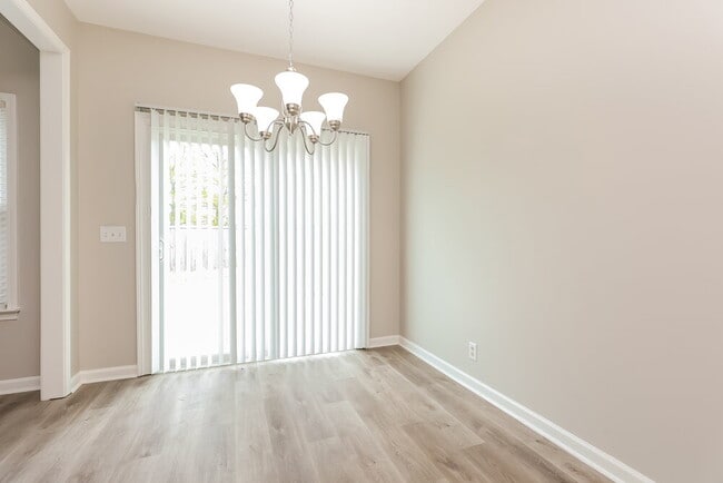Building Photo - 903 Bexley Dr