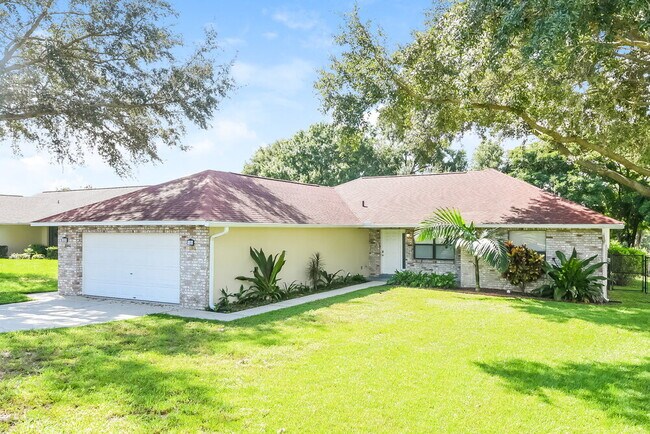 Building Photo - 10416 Calle De Flores Dr