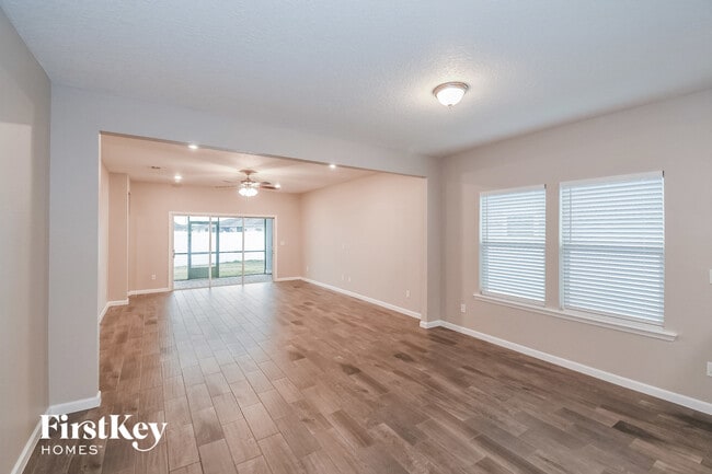 Building Photo - 1312 Kendall Dr