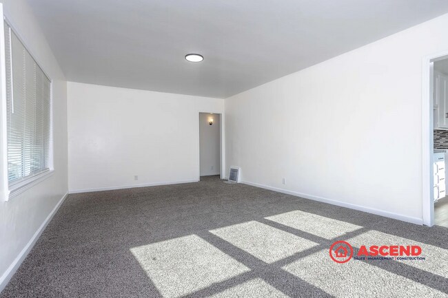 Foto del edificio - Charming 4 Bedroom Home!