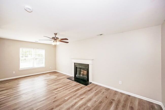 Building Photo - 127 Fairmont Cir