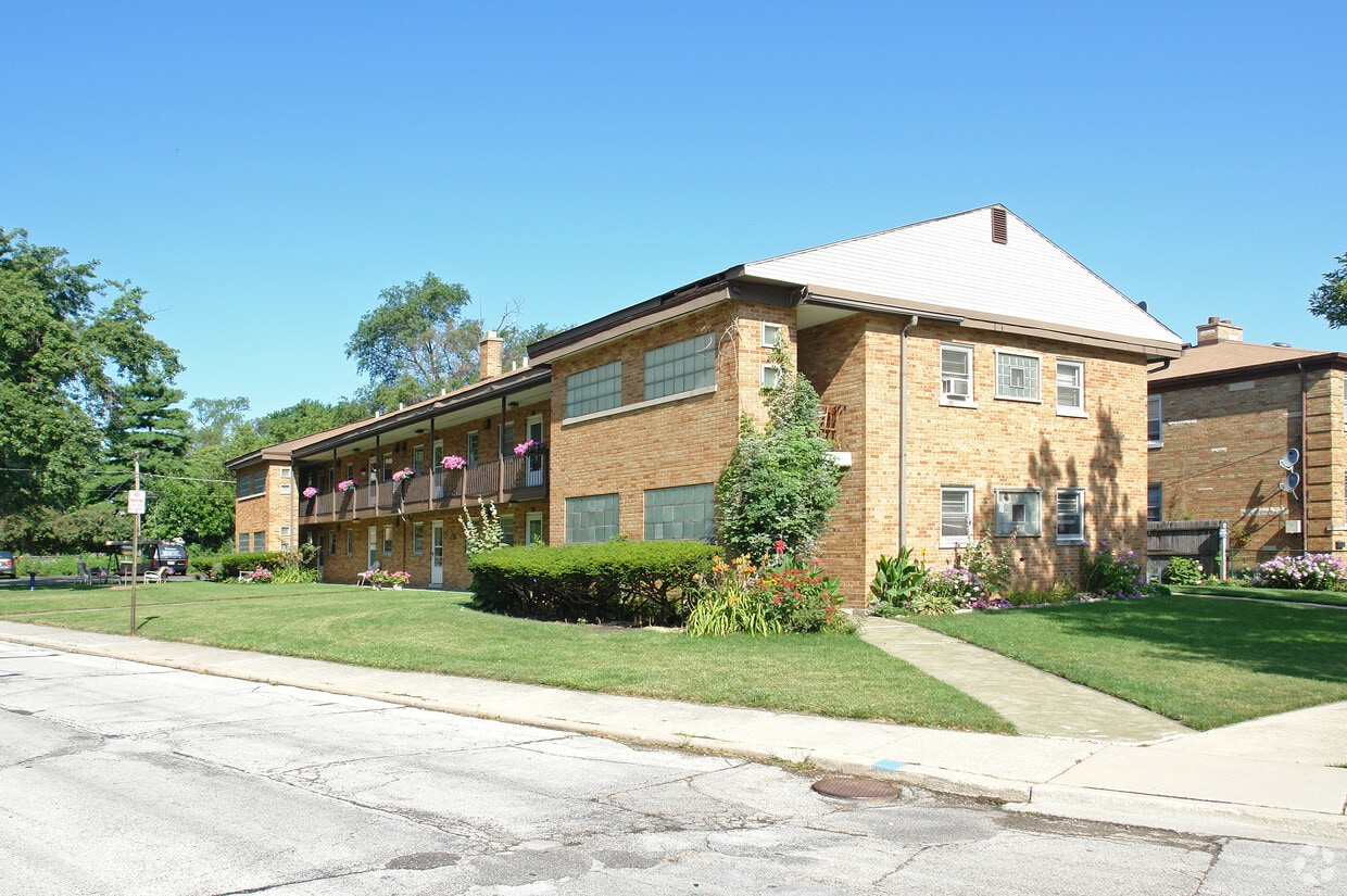 306 E Central Blvd, Villa Park, IL 60181 Apartments in Villa Park, IL