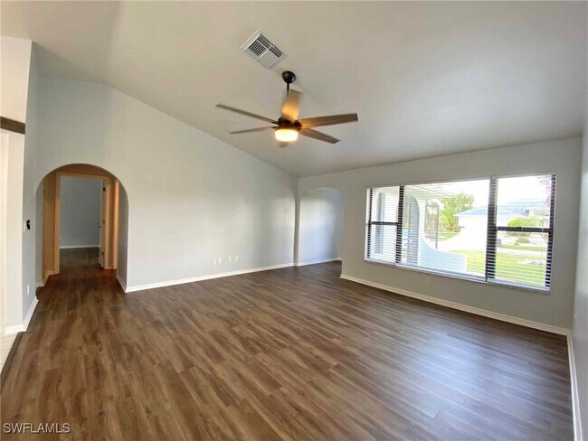 Foto del edificio - 3745 SW 1st Pl