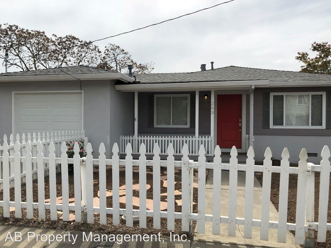 Primary Photo - 2 br, 1 bath House - 263 North K. Street