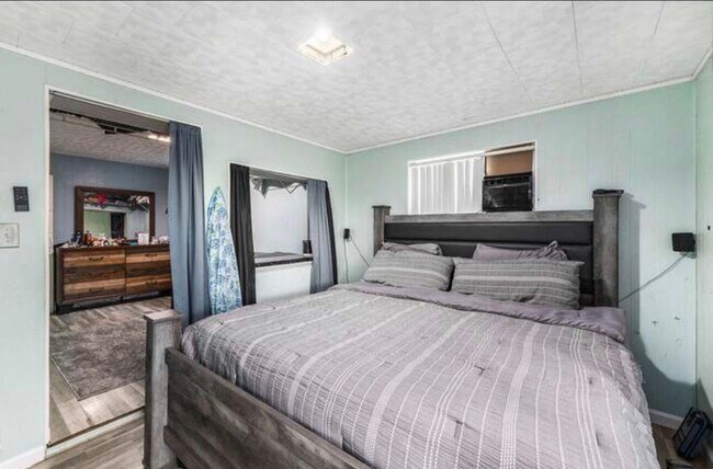 Foto del edificio - 18301 Birwood St