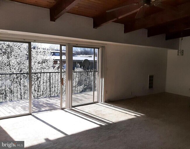 Building Photo - 5507 Karen Elaine Dr