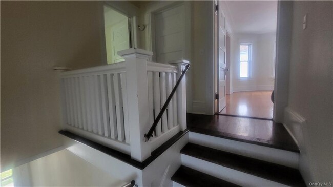 Building Photo - 20 Manitou Ave