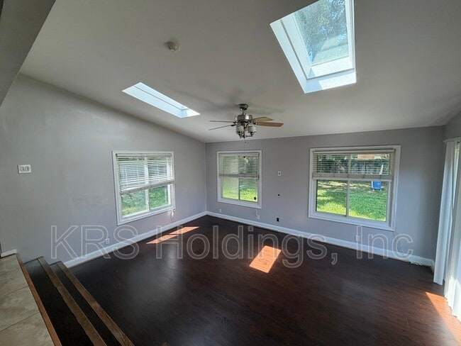 Photo - 4508 Regent Drive House