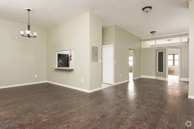 Building Photo - 111 Mulberry St