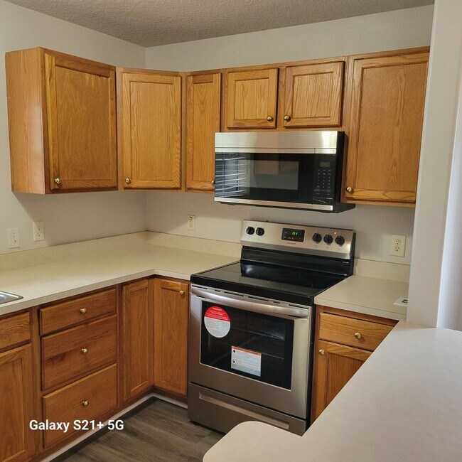 Building Photo - $1495 - 3/2/1 - Palm Coast - Duplex - Move In Special