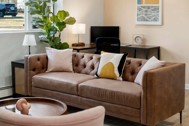 Foto del edificio - 1016 E Division St