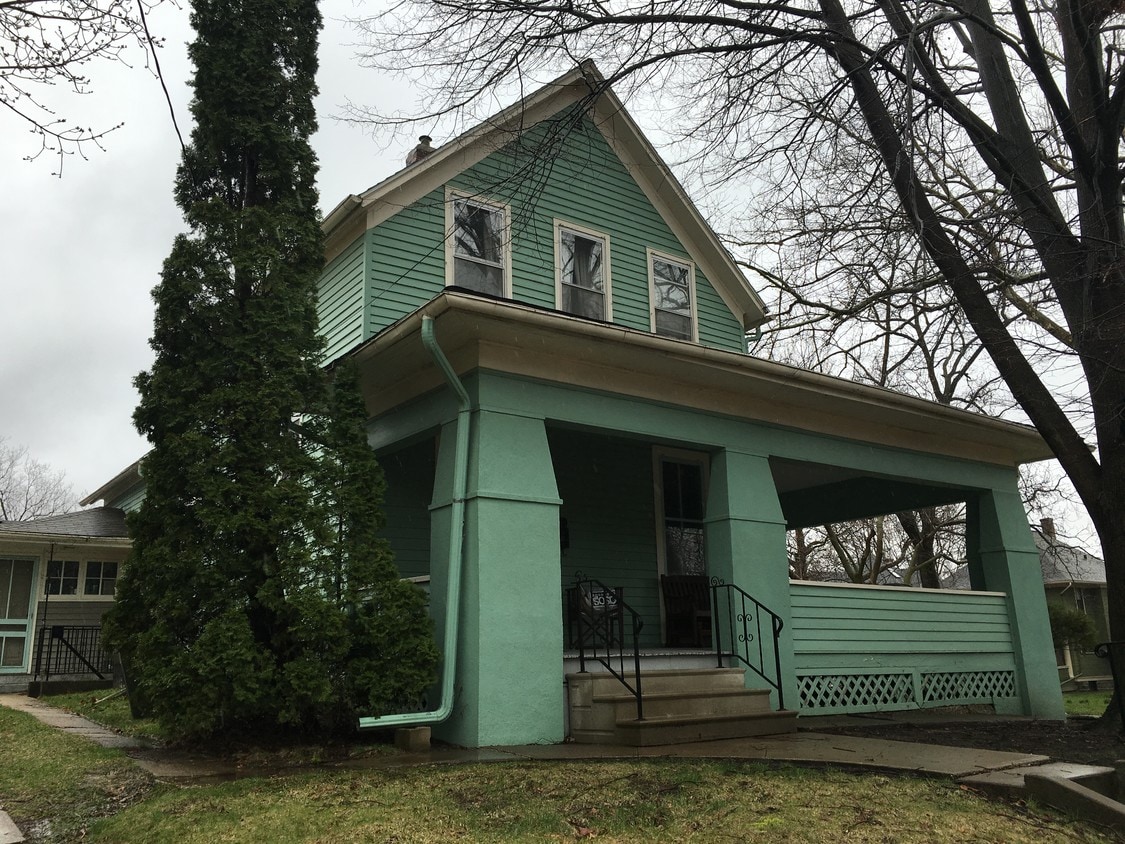 506 N Linn St, Iowa City, IA 52245 House Rental in Iowa City, IA