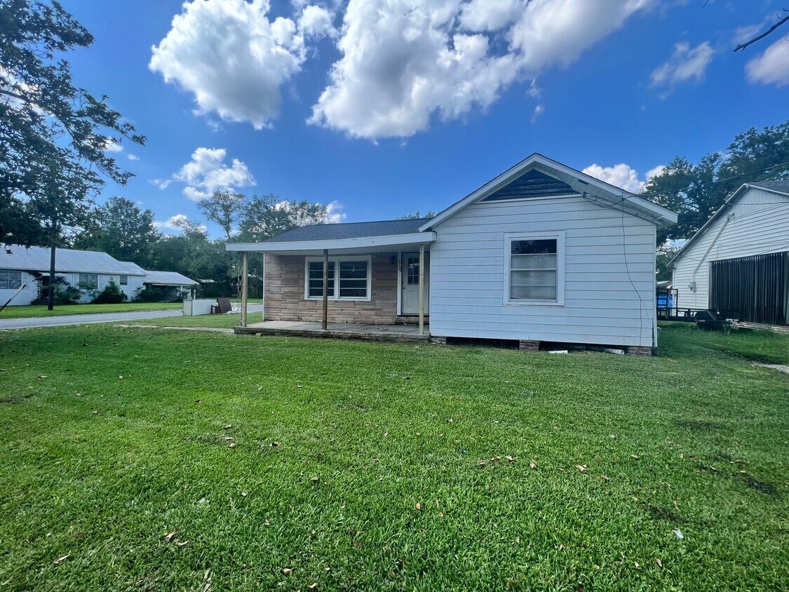 1190 W Burton St, Sulphur, LA 70663 House Rental in Sulphur, LA