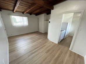 Building Photo - 134 S Crimea St