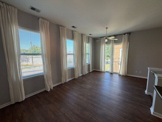 Building Photo - 3475 Chagall Ct