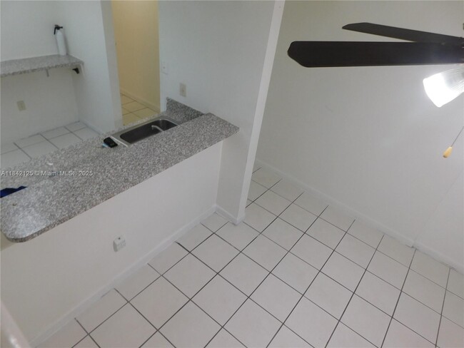 Building Photo - 1121 SW 105th Ave