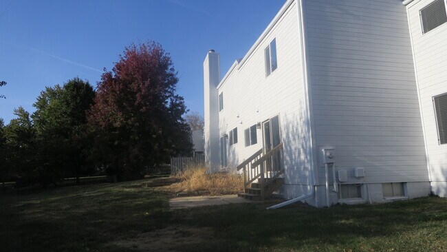 Building Photo - 13801 Greenfield Rd