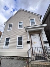 Building Photo - 17 Bassett St