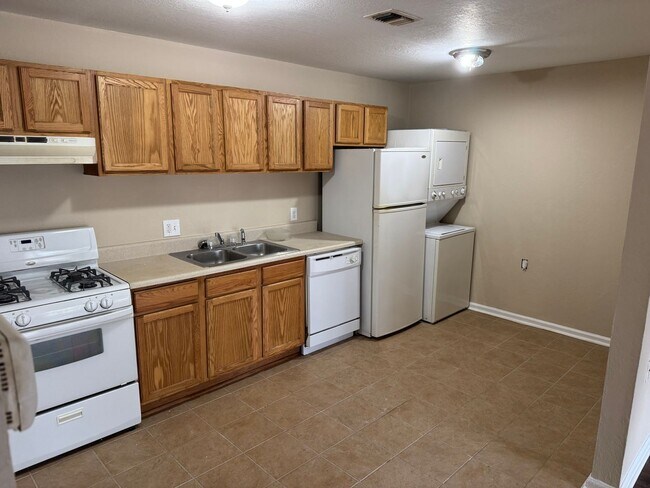 Building Photo - Located In The Mystic Woods Community.....Available December 1, 2025