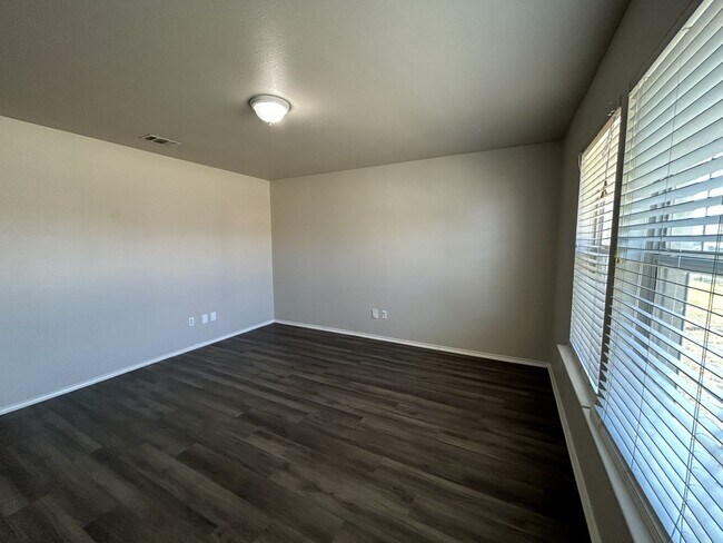 Foto del edificio - 8846 Old Sky Harbor Dr