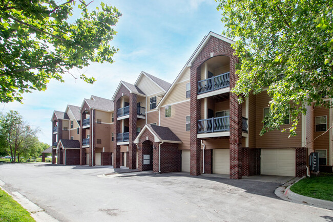 Lush, Green Community - Westport on the Lake