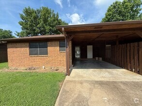 Building Photo - 1213-1215 University Dr