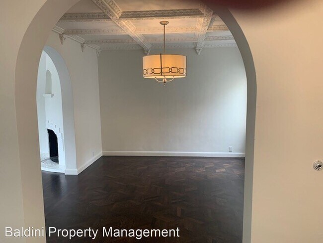 Building Photo - 3 br, 2.5 bath House - 1650 Bay Street