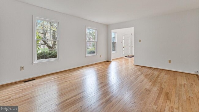Building Photo - 918 White Pine Pl