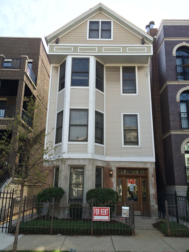Building Photo - 3338 N Kenmore Ave