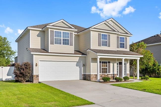 Building Photo - 5 Bedroom, 2.5 Bathroom - White Oak Subdivision - Richmond Hill