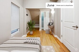 Building Photo - Private bedroom in 3 bed/1 bath Home