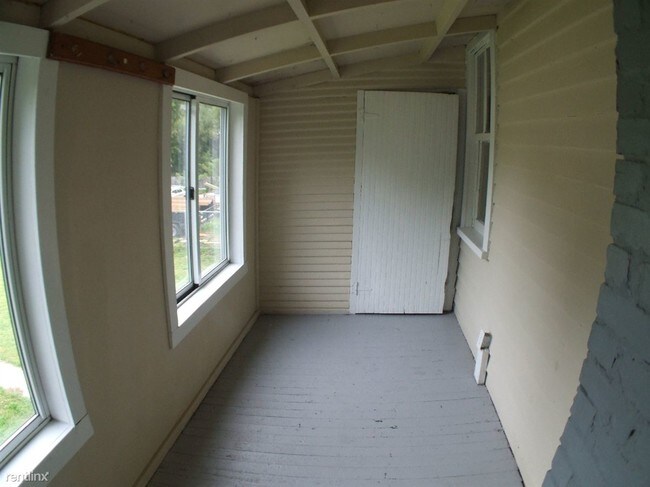 Foto del edificio - 1 br, 1 bath  - 435 Carrier St NE # 2