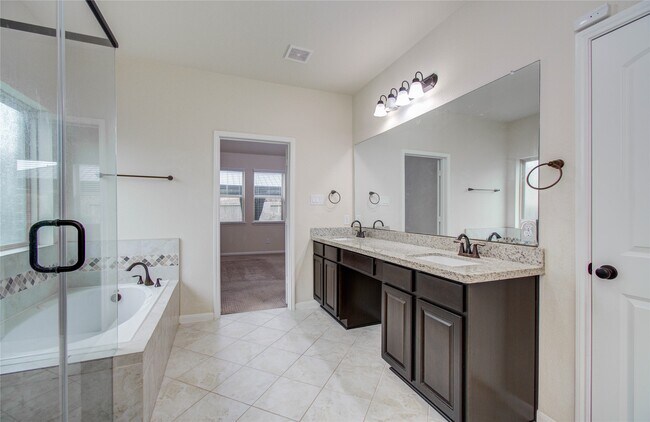 Building Photo - 2702 Fairfield Bend Pl