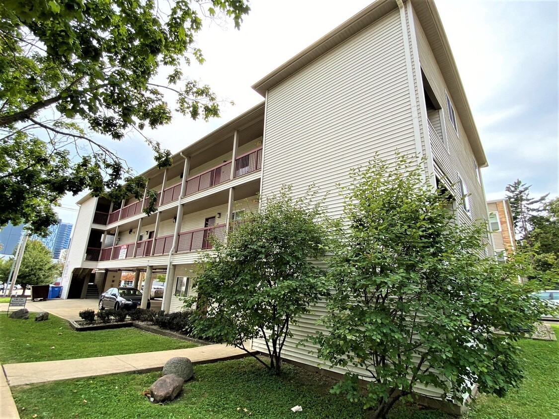 301 South 4th Street, Unit 101 Apartment for Rent in Champaign, IL