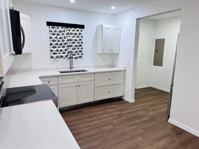 Foto del edificio - 329 NE 2nd St