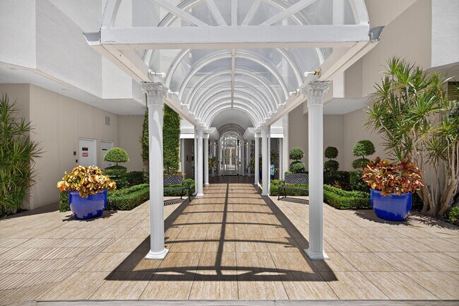 Building Photo - 176 Helios Dr