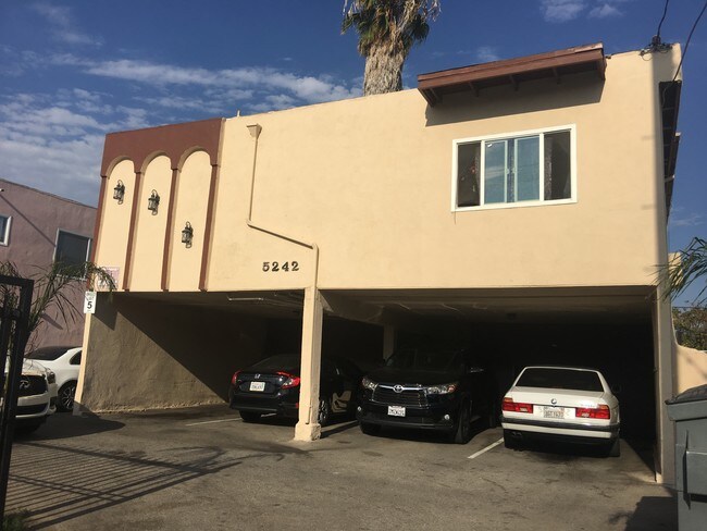 Foto del edificio - 5242 Cahuenga Blvd