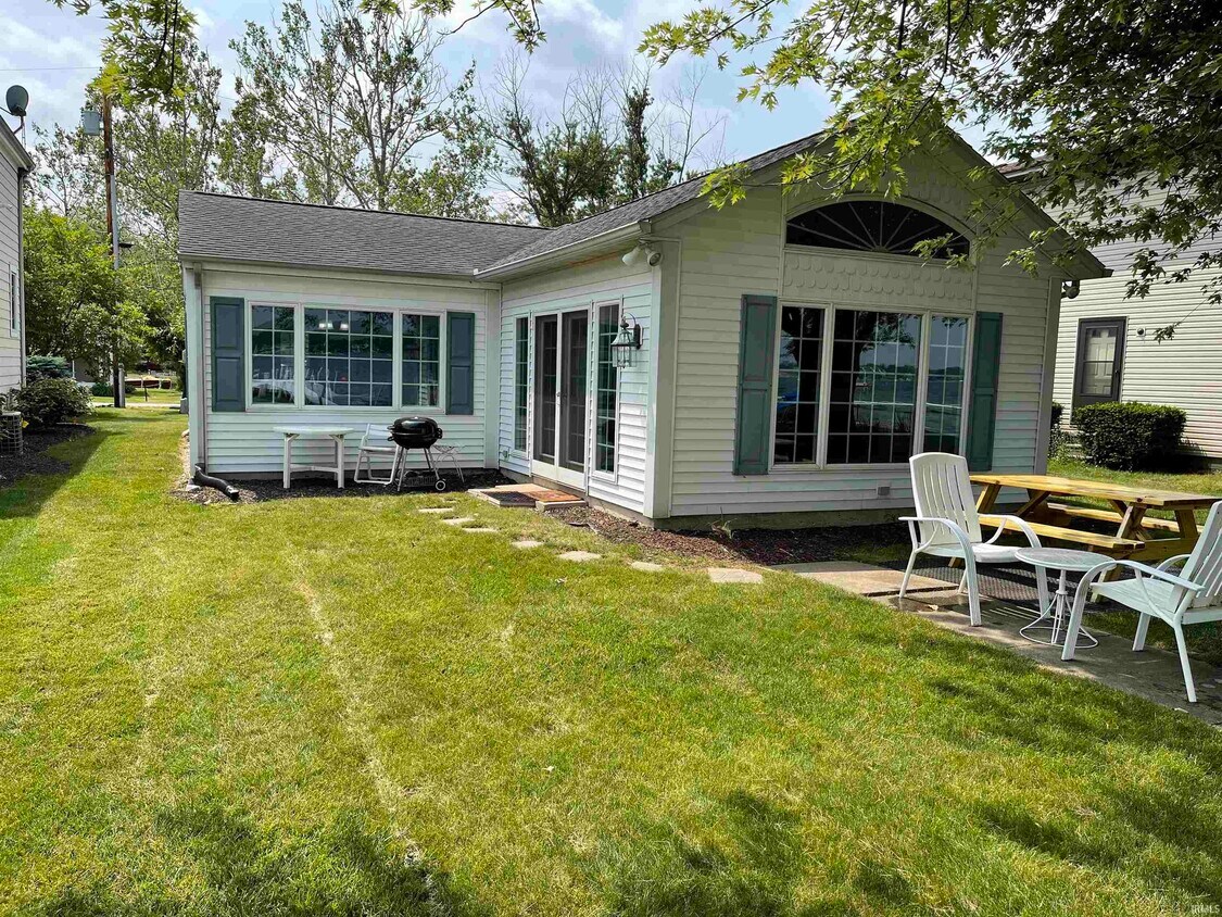 Primary Photo - 10358 N Leeland Ln