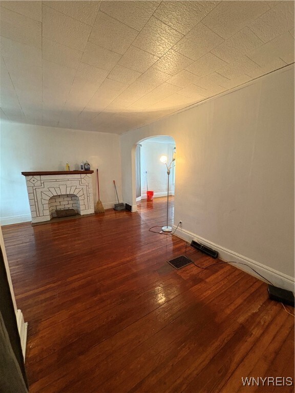 Foto del edificio - 310 E Delavan Ave