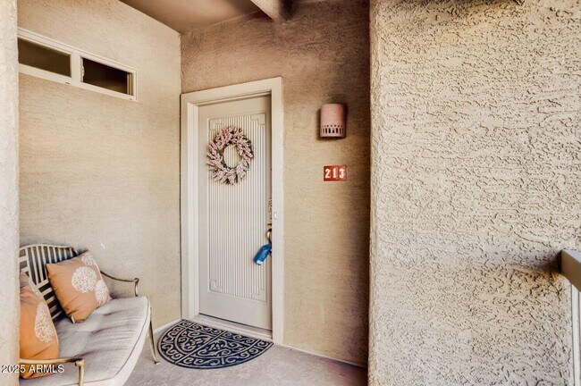 Foto del edificio - 8880 E Paraiso Dr