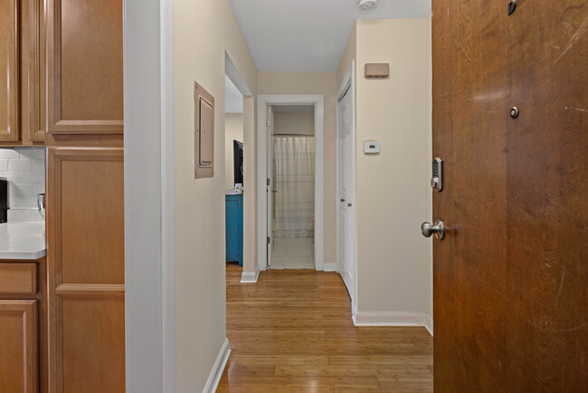 Building Photo - 37 Enid St