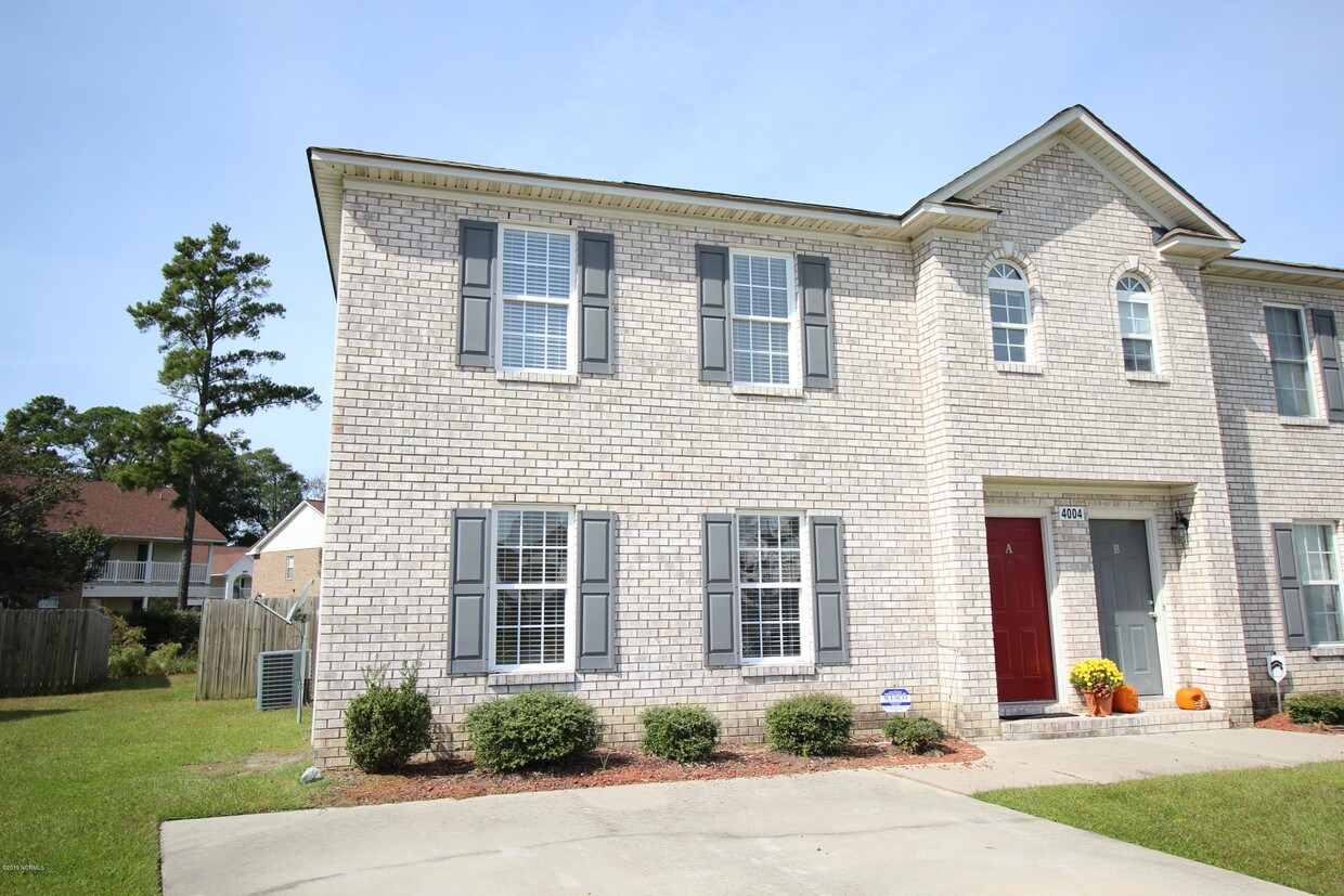 Primary Photo - 4004 Lucerne Ct